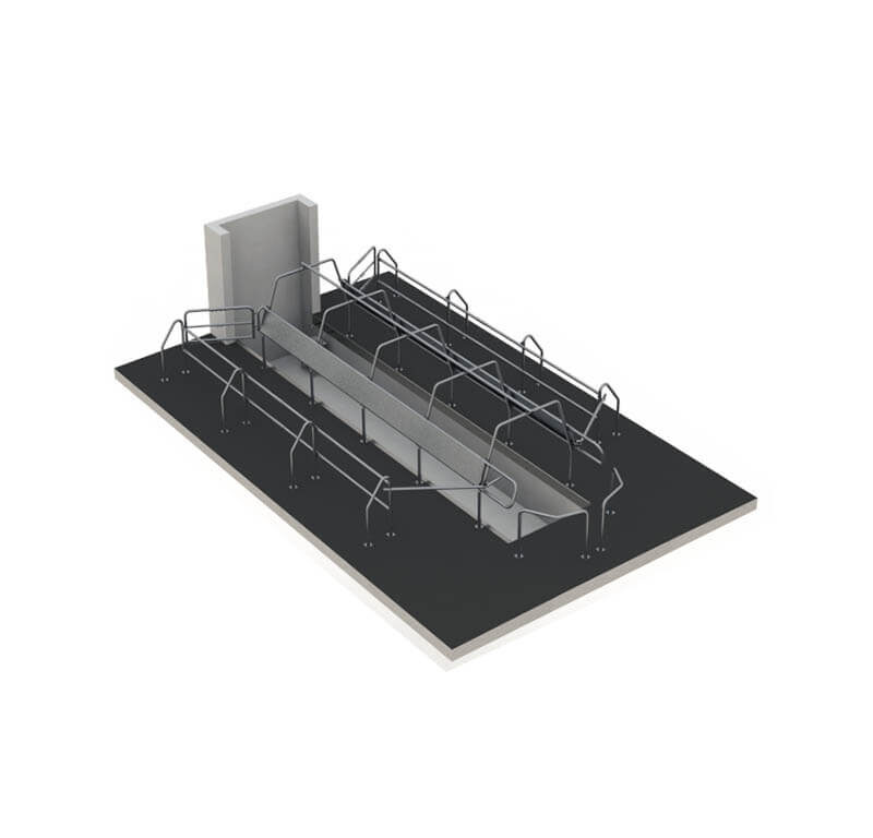 A contenção modelo Super Bravo, possui um arco de sustentação traseiro para cada animal e duas barras horizontais nos peitorais. Máxima robustez e segurança! Portão de entrada com fechamento duplo e com abertura por dentro do fosso. Maior facilidade de instalação. Espinha de peixe com chapa de encosto montada de fábrica. Estrutura do peitoral com tubo único dobrado, sem soldas ou partes cortantes.